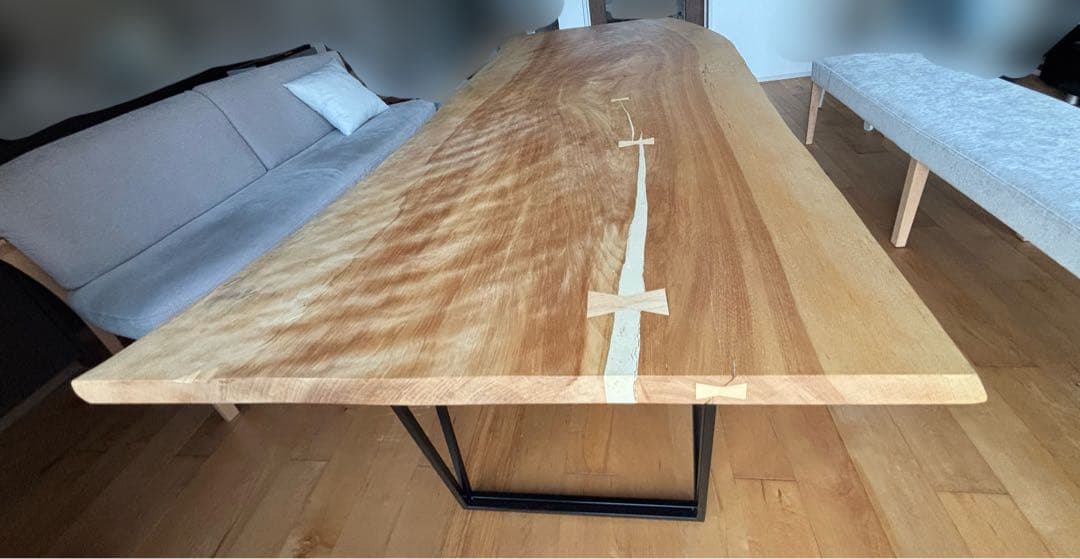 【20%お値下げ】真樺　無垢材一枚板テーブル（幅約192.5cm）