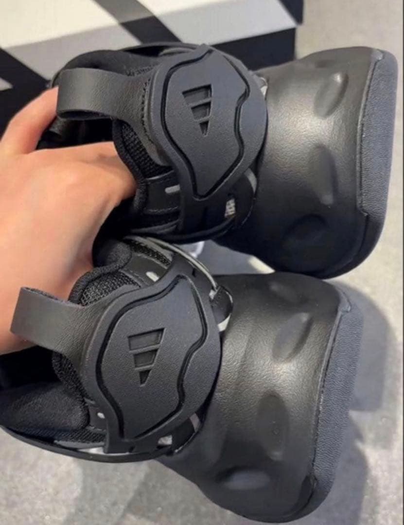 日本未発売24.5 adidas XLG RUNNER DELUXE