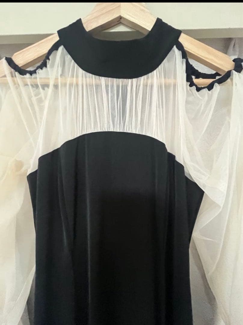 美品【atlo】袖あり&ロングパーティードレスチュールお呼ばれ結婚式フォーマル