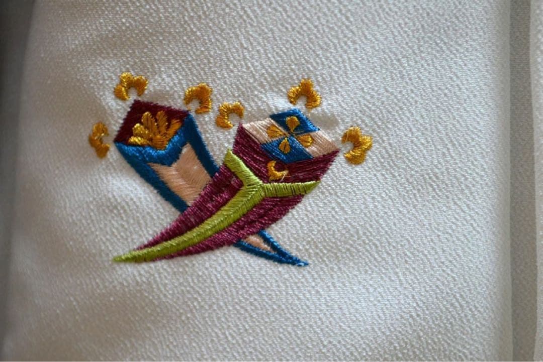 半額　1点のみ　七五三 着物 3歳 男の子 被布セット 白　グレー　刺繍柄