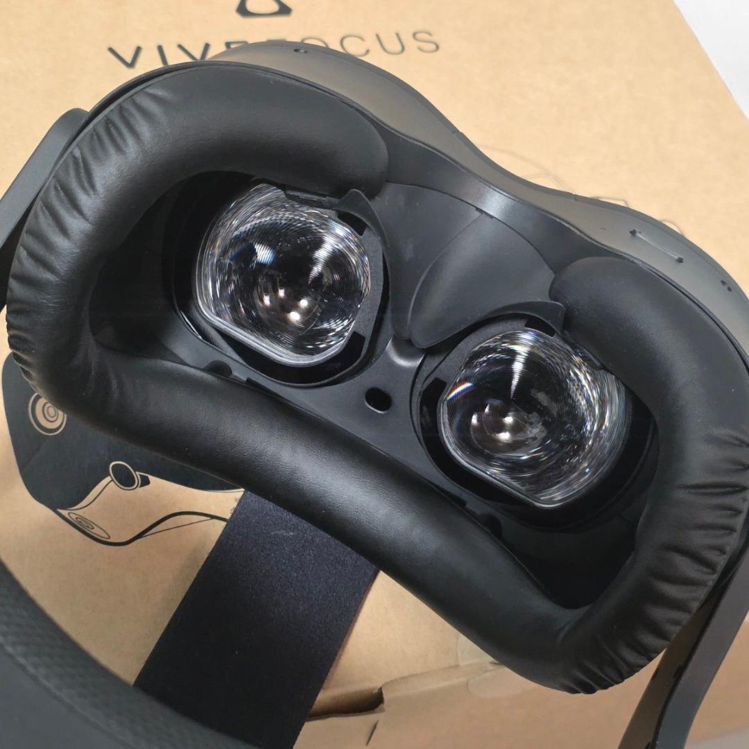 VIVE Focus Vision フェイシャルトラッカー ストリーミングキット