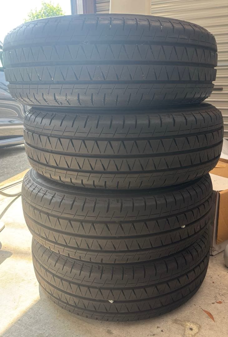 ブルーアースキャンパー 215/70R15