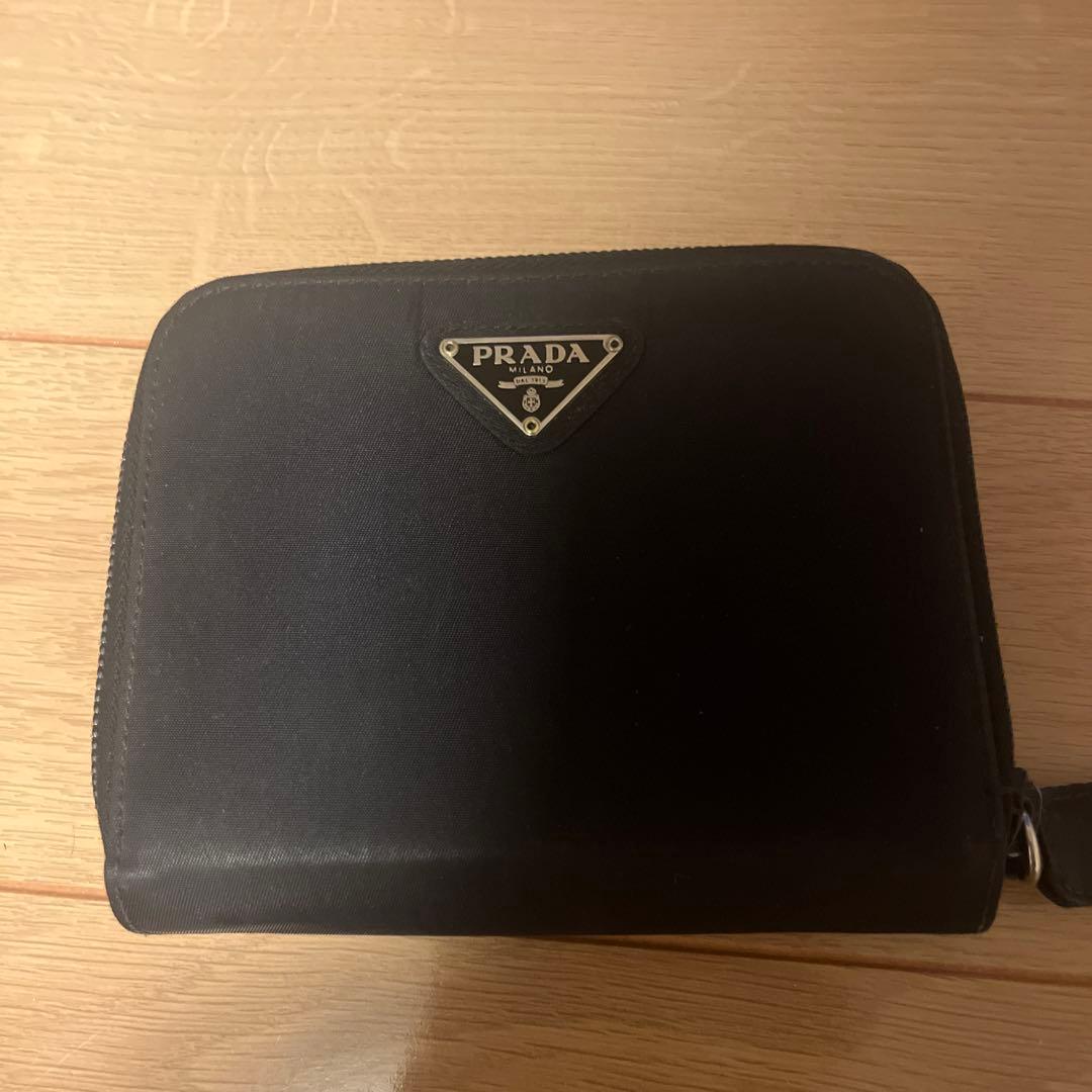 PRADA 二つ折財布
