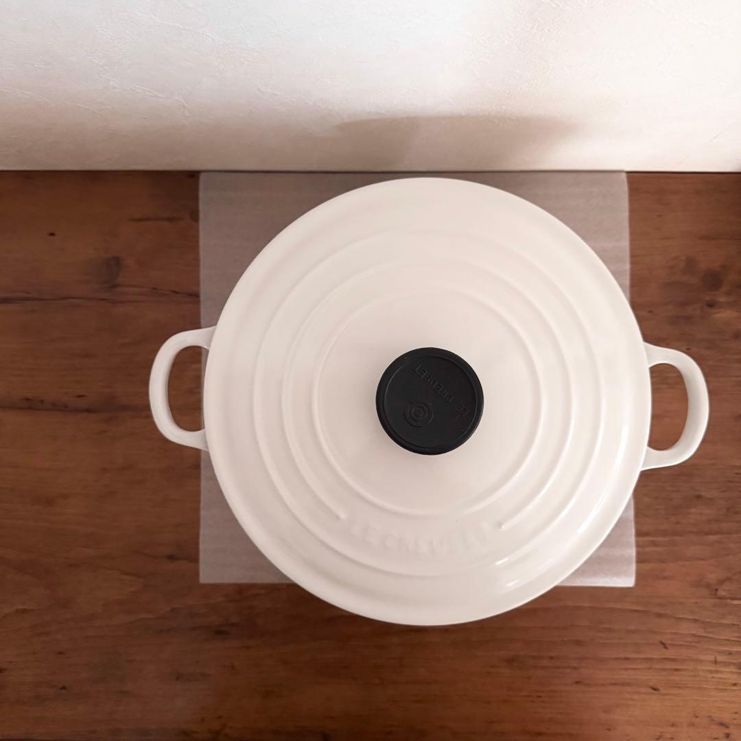 ル・クルーゼ Le Creuset ココットロンド　　　　24㎝ ホワイト