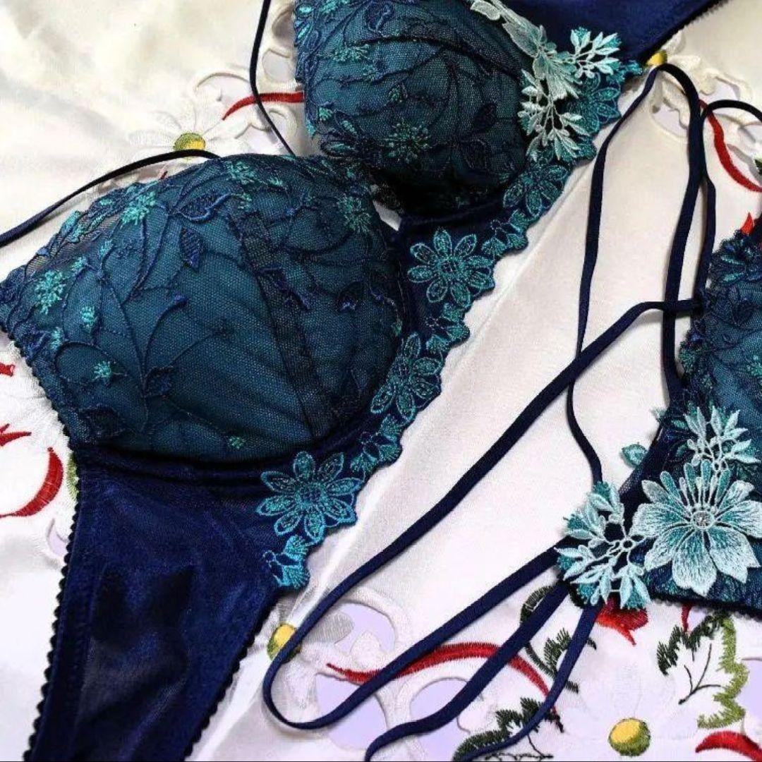 新品・タグ付き☆ワコール☆サルート☆６７Ｇ・バハマ☆ＫＯ☆Ｄ７５＆ソングＭ