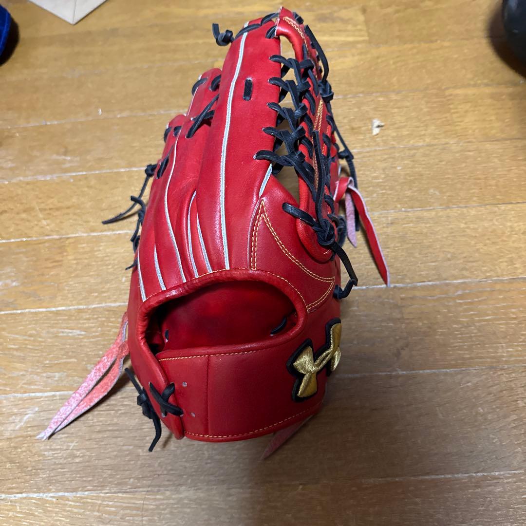 アンダーアーマー　Under Armour 硬式グローブ レッド　クロ紐
