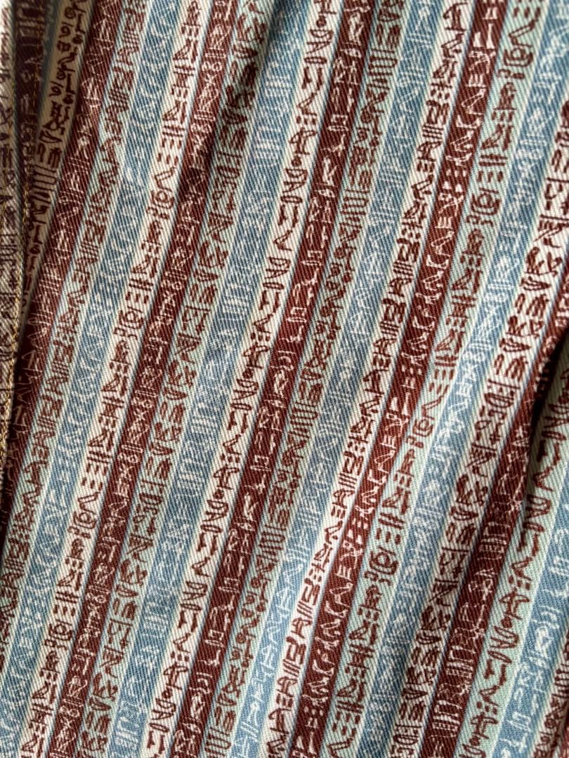 珍品！ゴルチエ・ヒエログリフ柄ジーンズ