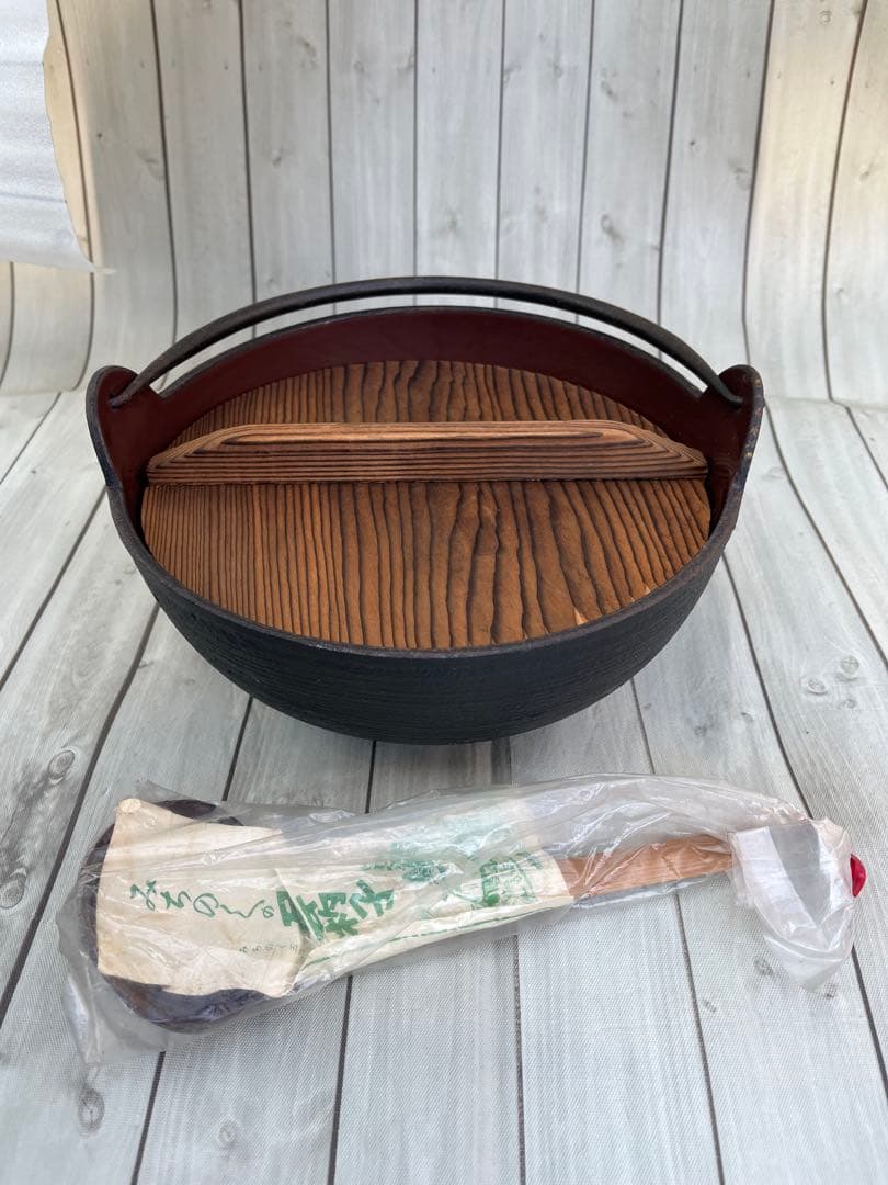 五進 鋳鉄製調理鍋 黒 赤 木製スプーン付き