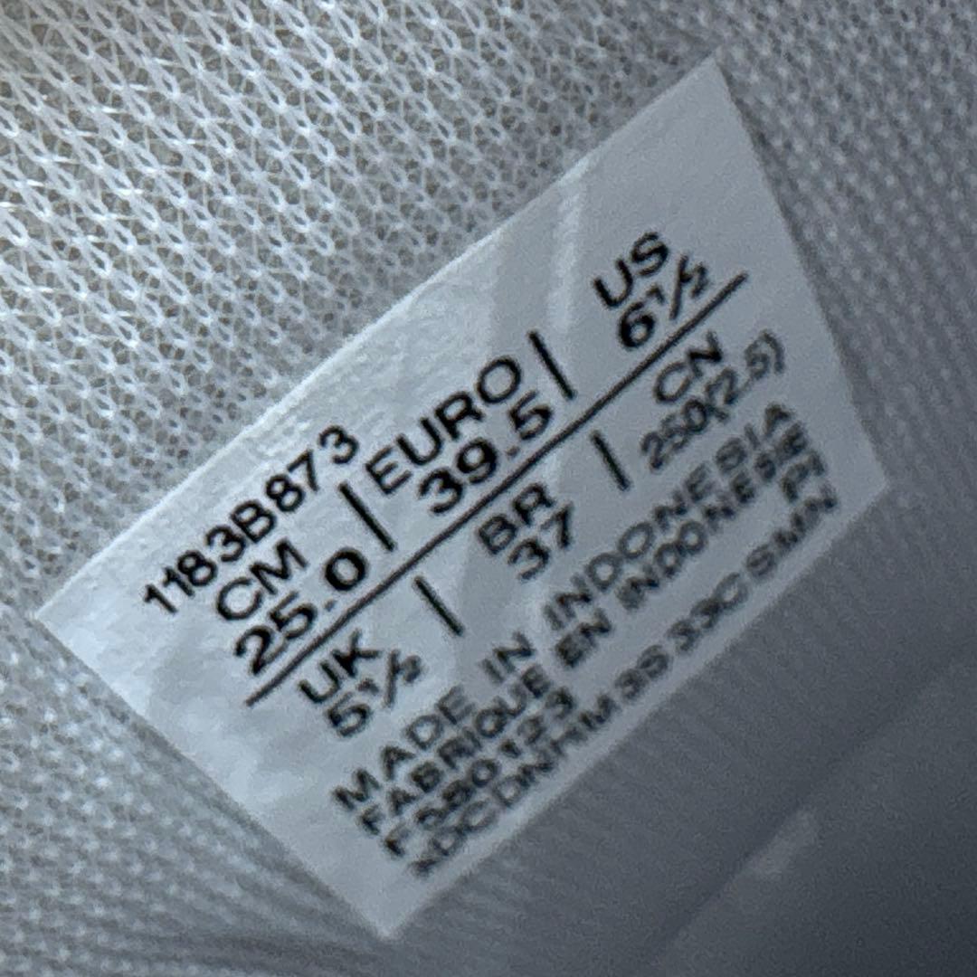 極美品✨オニツカタイガー　デレシティ　ホワイト×ブラック　厚底　スニーカー　人気