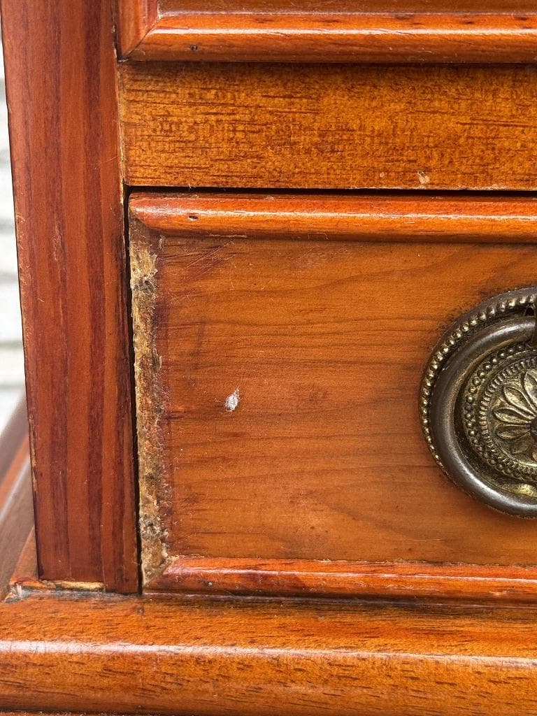 売約済み　英国　アンティーク　キャラメル色のチェスト　イチイ材　 サイドチェスト