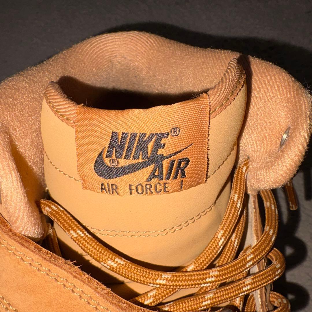 「美品」ナイキ　エアフォース１　ミッド　ベージュ　２７.５