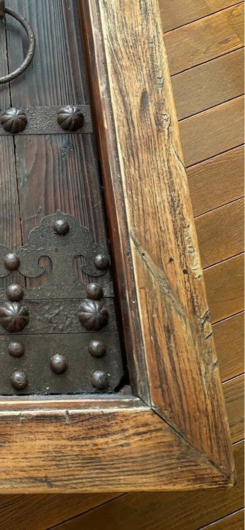 限定セール中博物館級の存在感。金庫扉で作った、重厚感とビンテージ感たっぷりの座卓