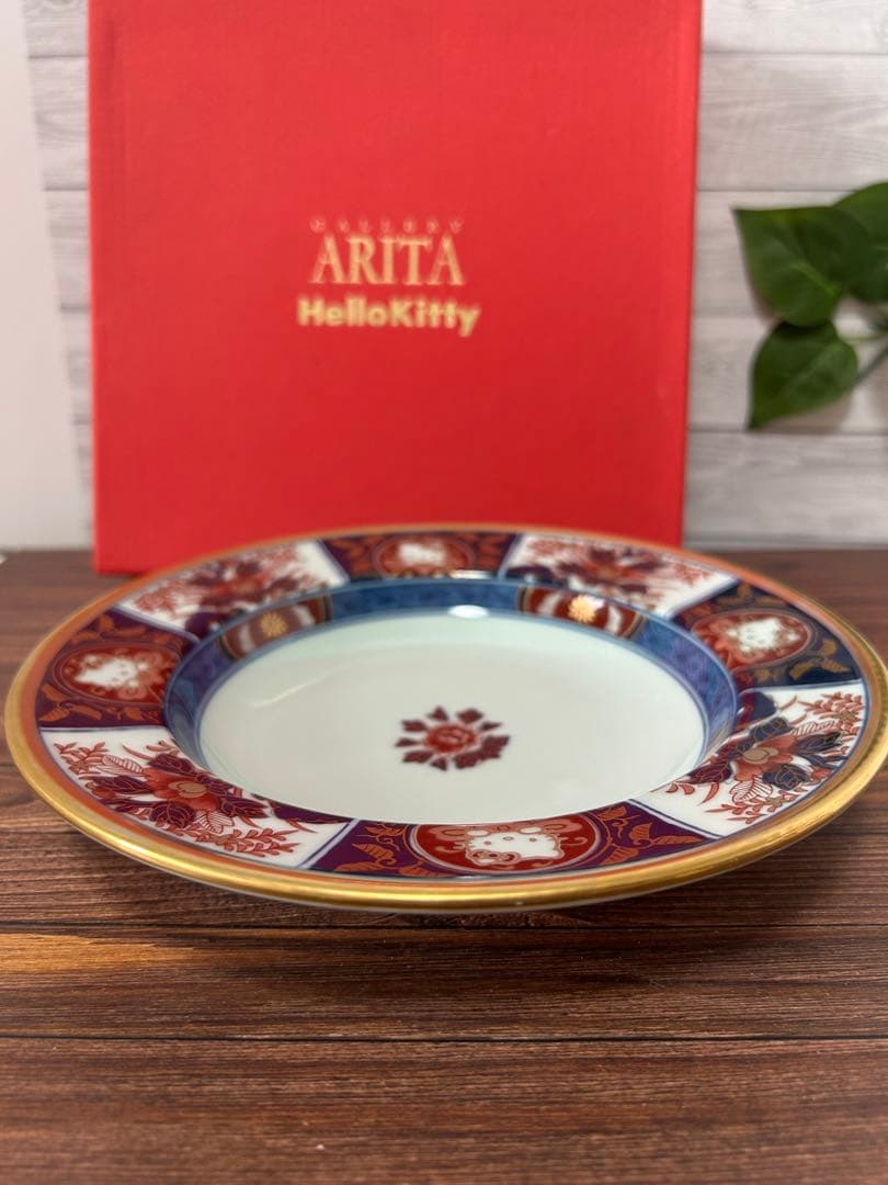 有田焼×ハローキティ　古伊万里柄金彩牡丹 深皿(スープ皿) 箱あり