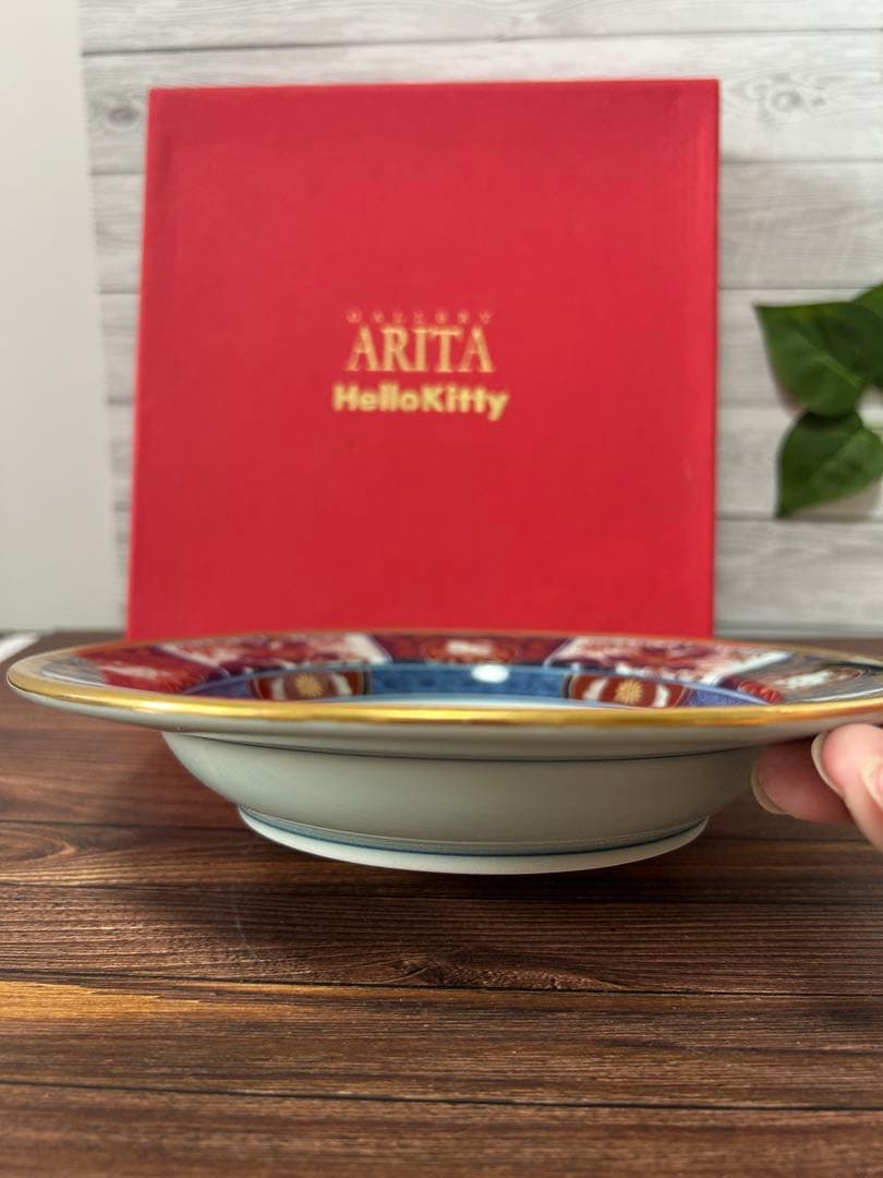 有田焼×ハローキティ　古伊万里柄金彩牡丹 深皿(スープ皿) 箱あり