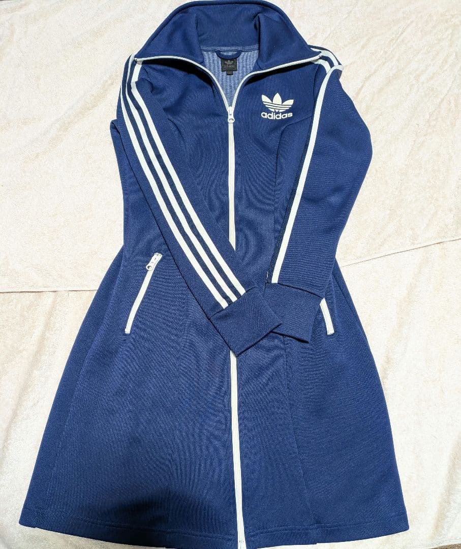 adidas ジャージワンピース　ネイビー　紺　トラックジャケット