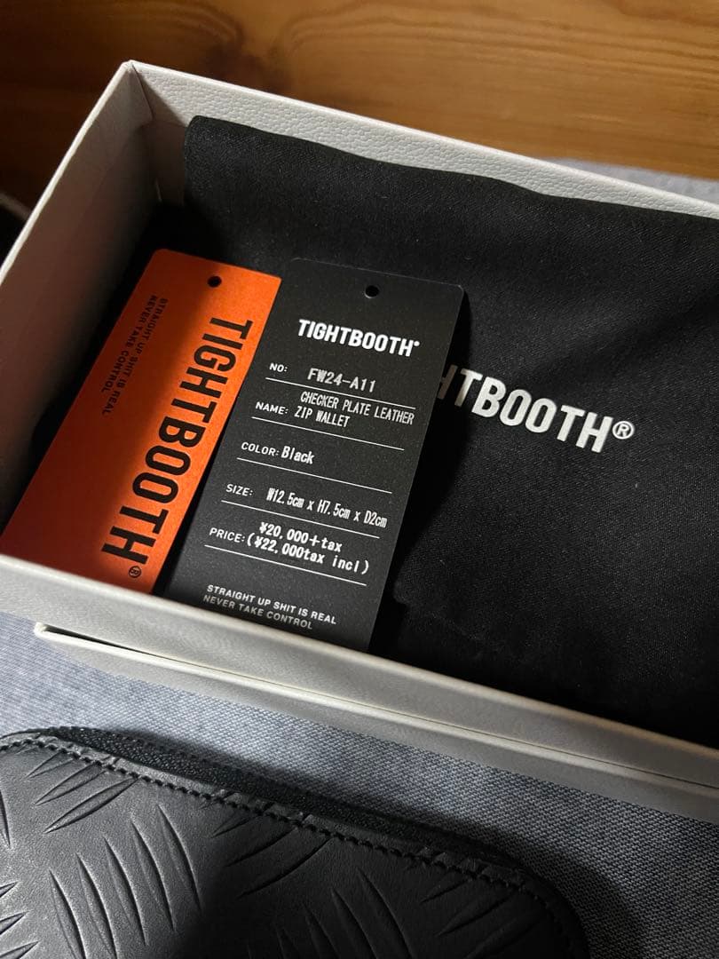 タイトブース CHECKERPLATE LEATHER ZIP WALLET