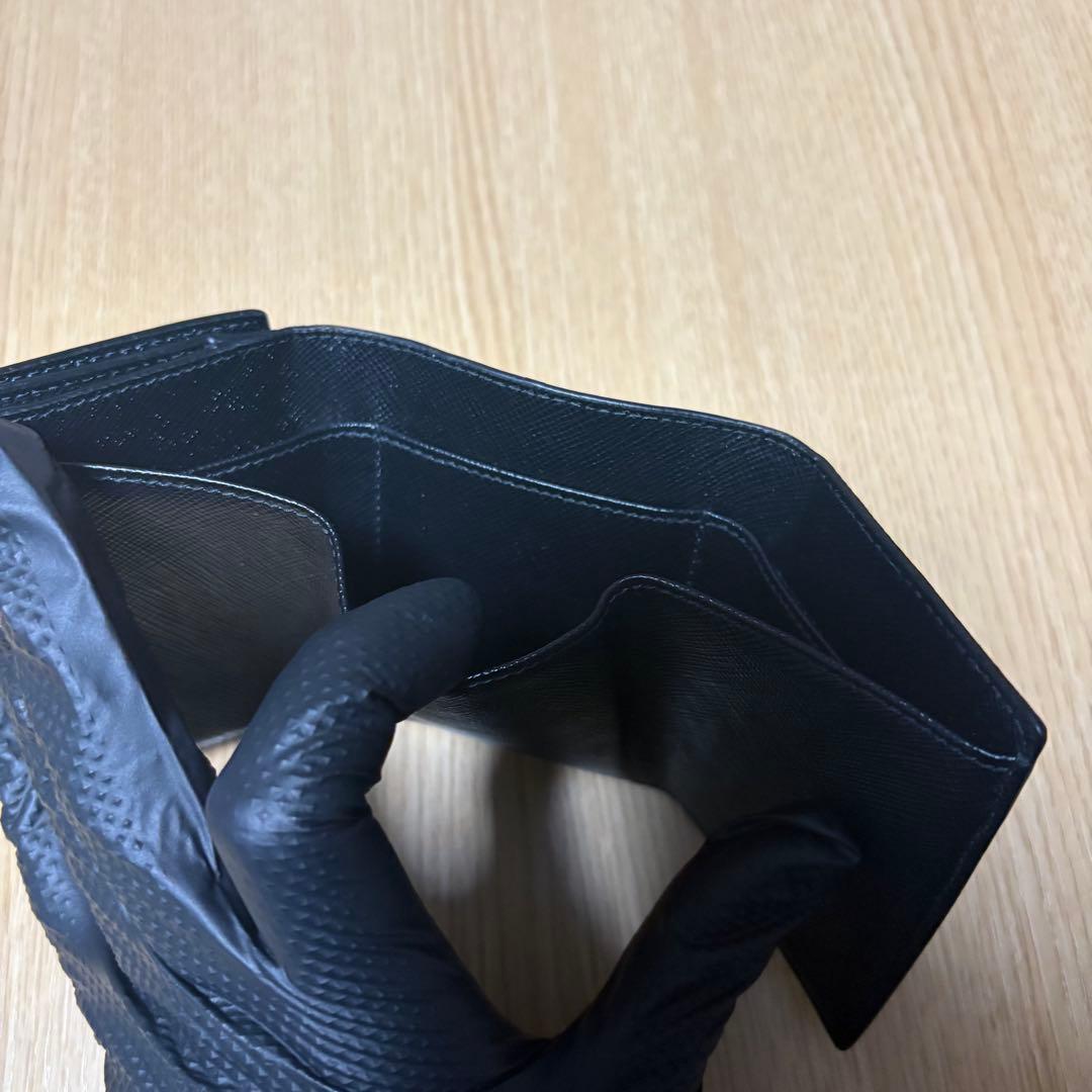 PRADA サフィアーノトライアングル コンパクトウォレット