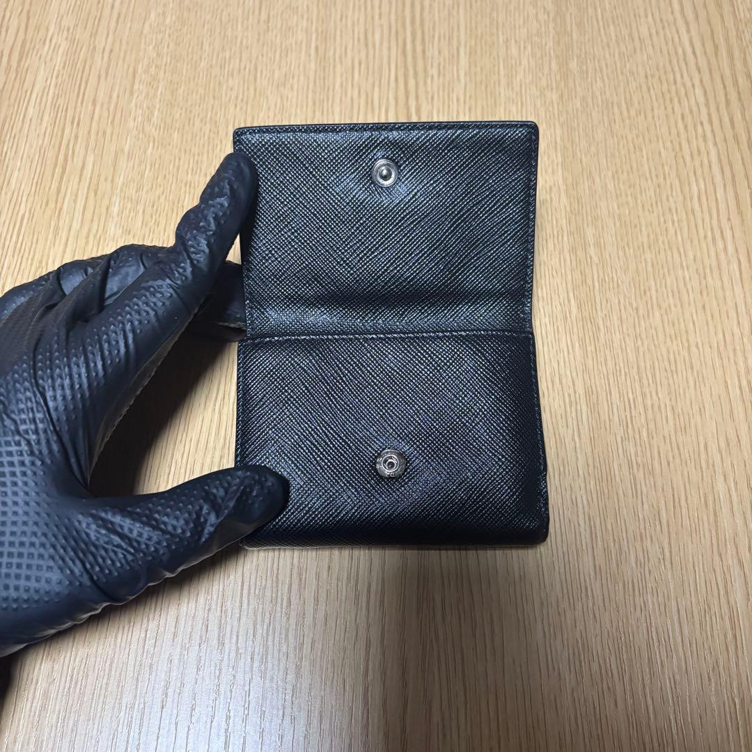 PRADA サフィアーノトライアングル コンパクトウォレット