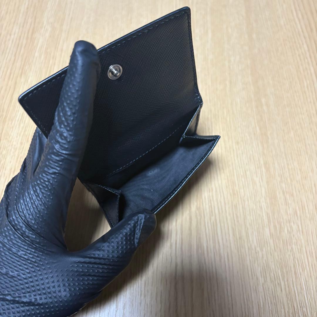 PRADA サフィアーノトライアングル コンパクトウォレット