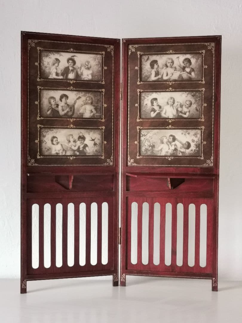 アンティーク マホガニー金彩彫刻スクリーン 子供達のセピア絵 レザー 花織生地