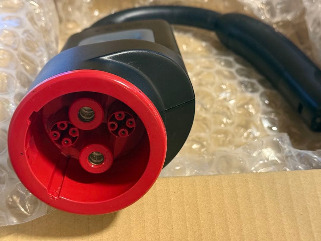 テスラ チャデモアダプター