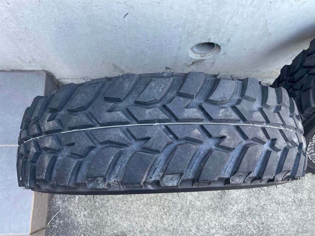 Tet　ダンロップ　グラントレックMT2 225/75R16