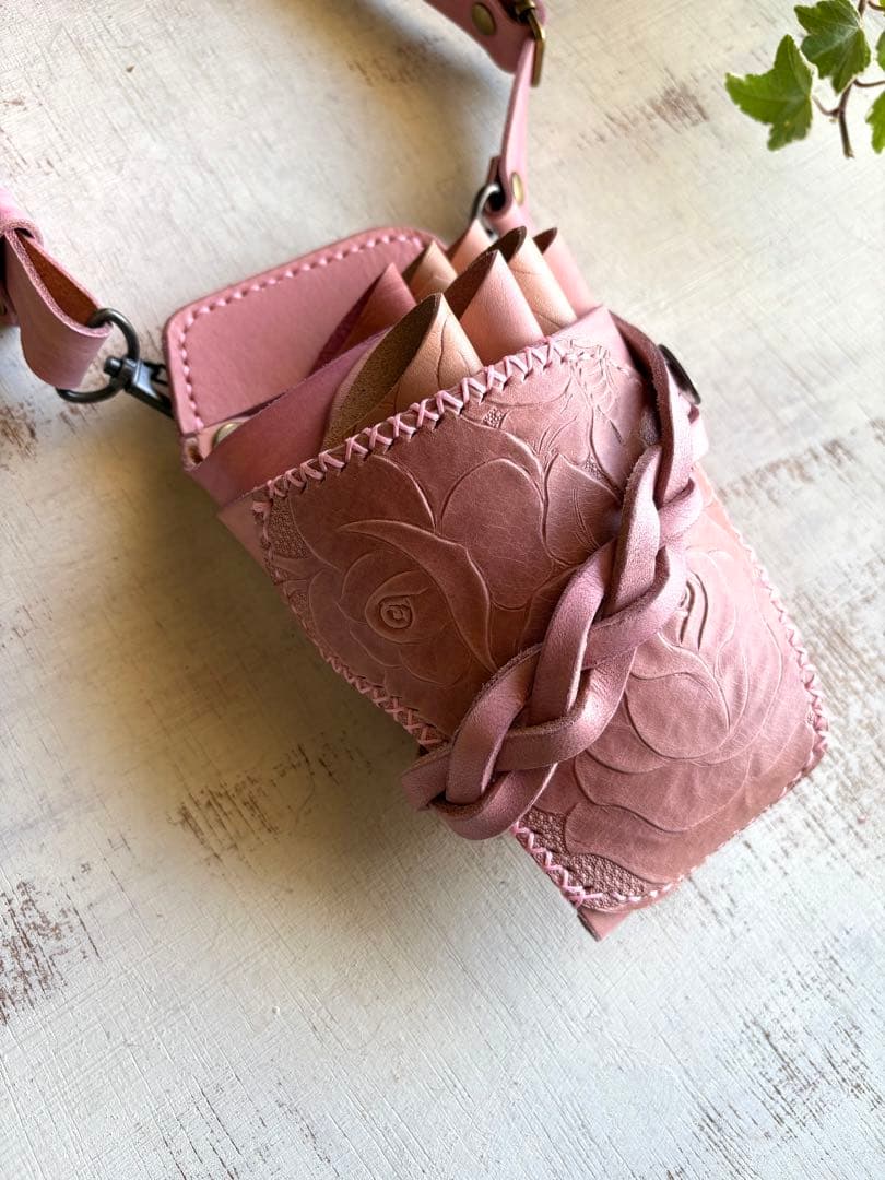 手染め大人ピンク、ローズ型押のシザーケース