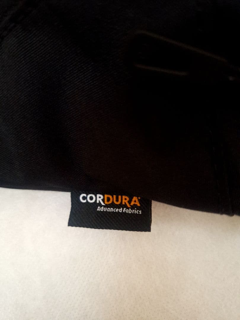 24AW COMME des GARÇONS HOMME ボディバッグ 人気の黒