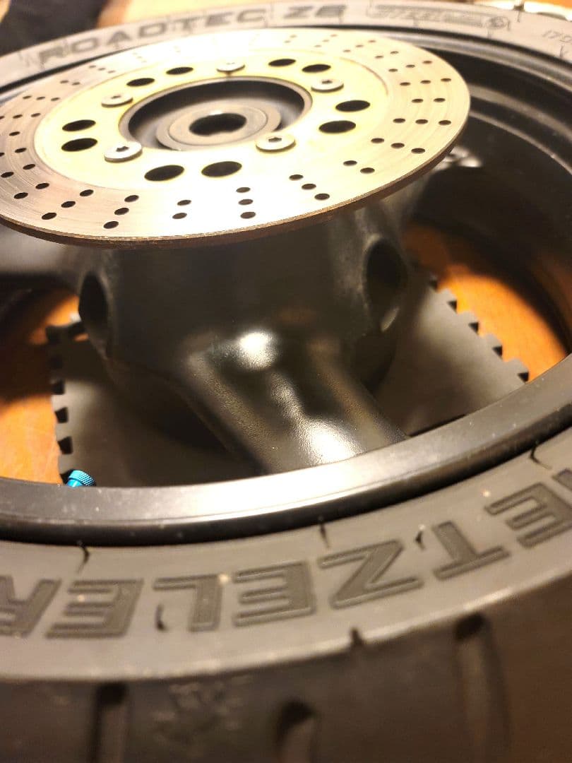 ZRX1100ホイールタイヤディスクハブ　ハブダンパー　スプロケット