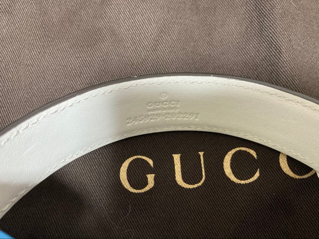 GUCCI ホワイトファー イヤーマフ 収納袋付き