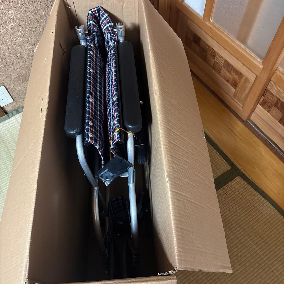 新品未使用　車椅子　日進医療器