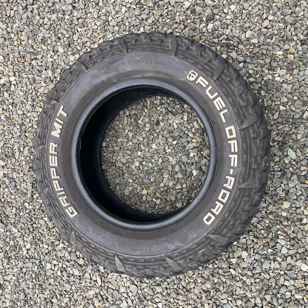 オフロードタイヤ　235/70R16 デリカ　MTタイヤ