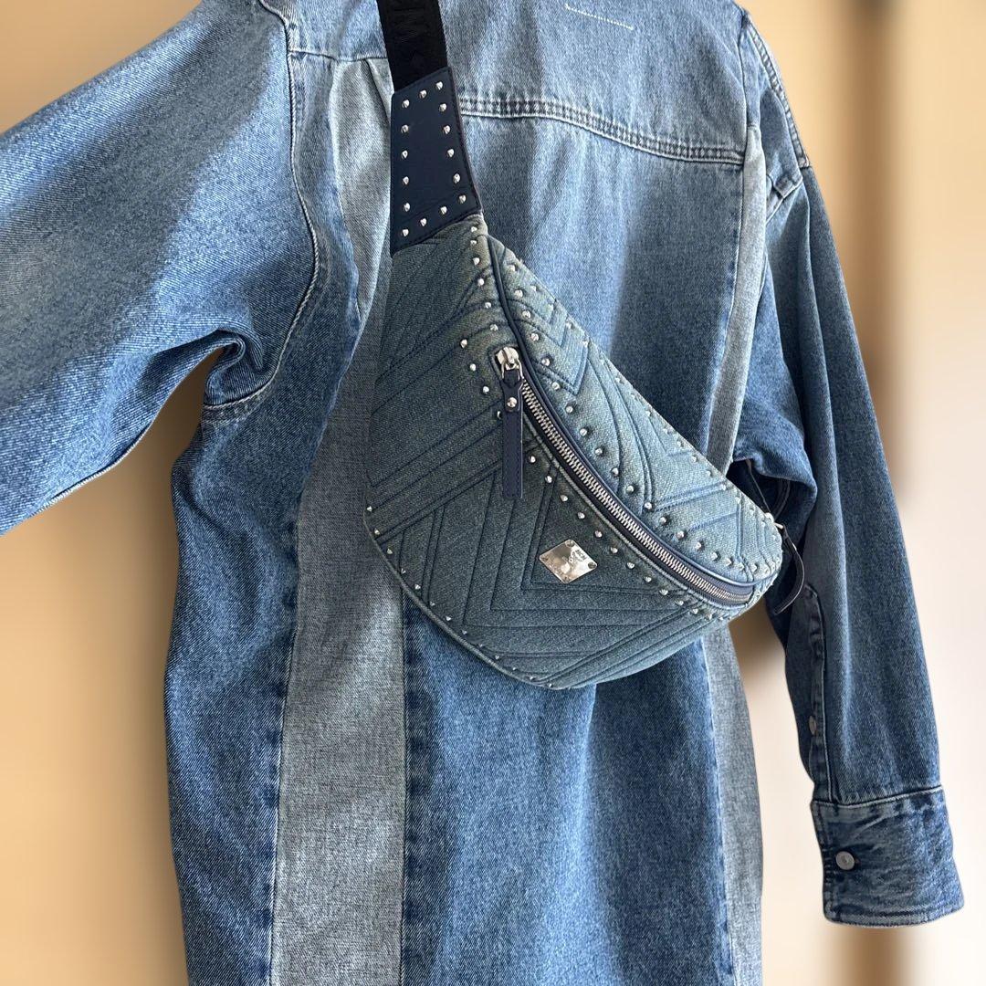 MCMのデニムコレクション スタッズ キルティング ボディバッグ　ウエストバッグ