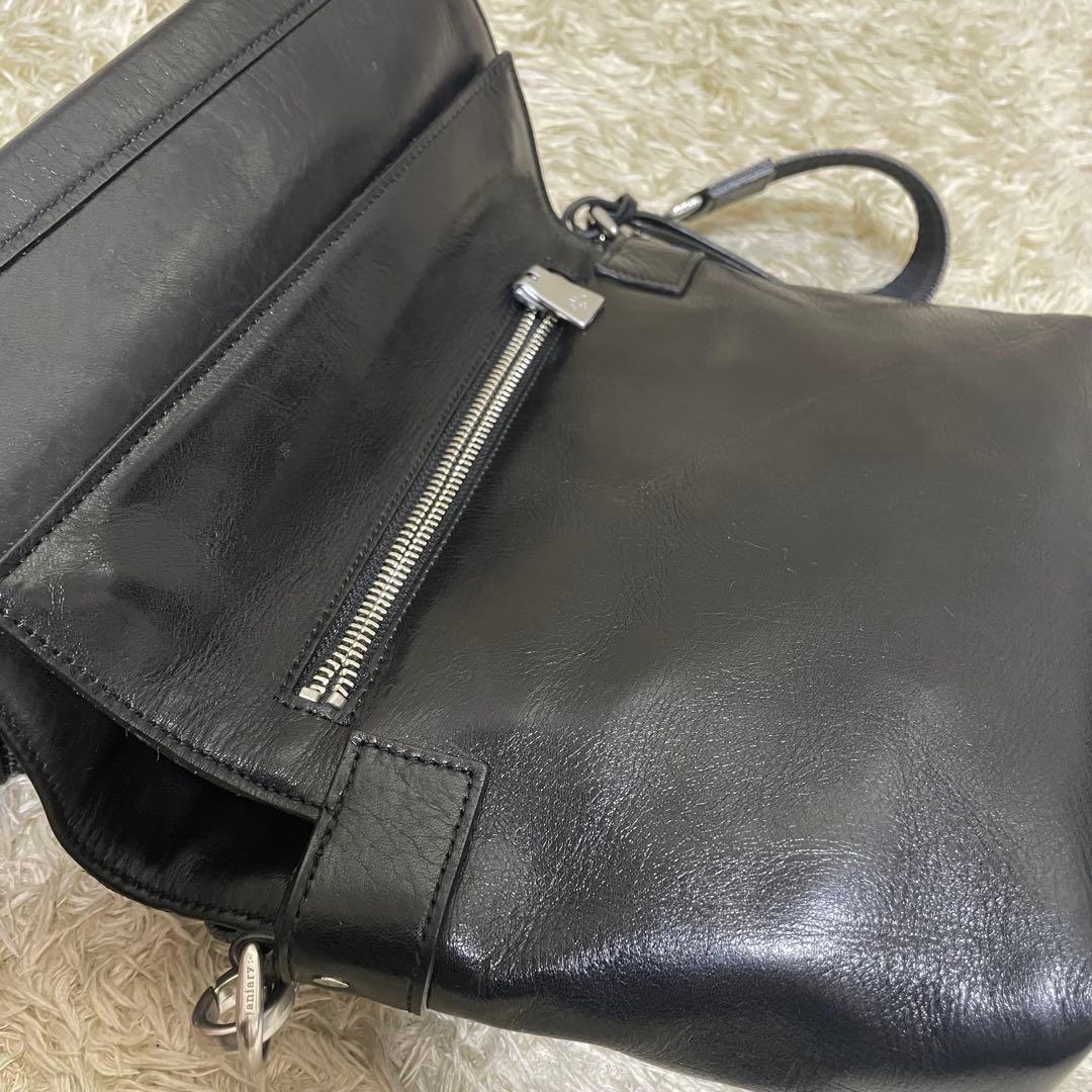 aniary アニアリ　ショルダーバッグ　メッセンジャーバッグ　ブラック　レザー
