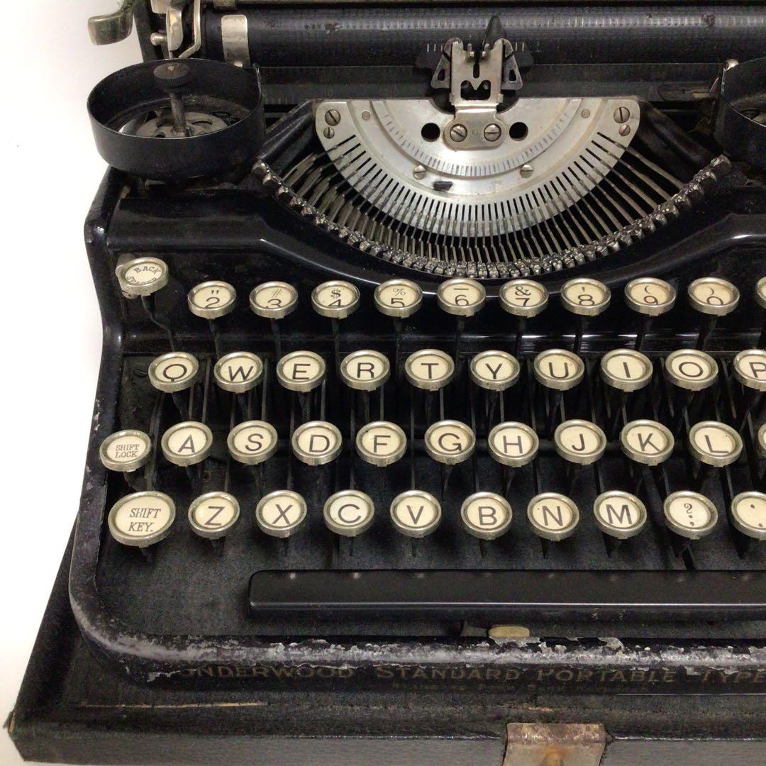 UNDERWOOD ポータブルタイプライター　レトロ　ビンテージ　アメリカ製