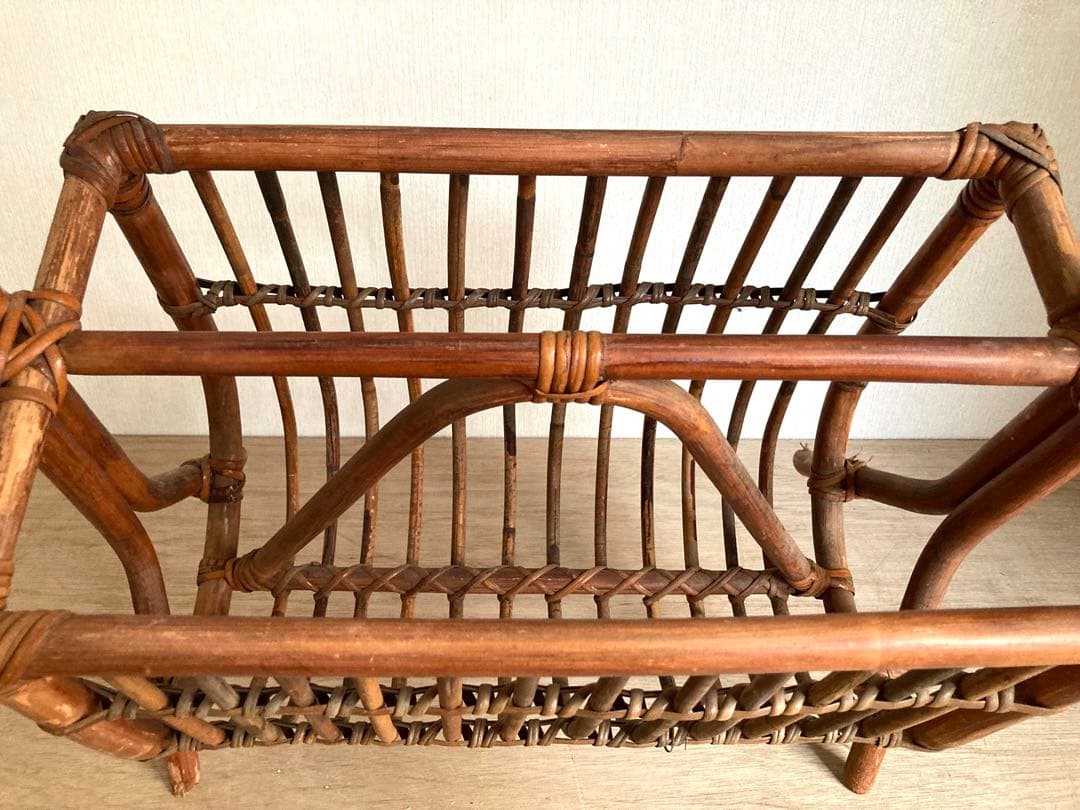 【送料込】アンティークのマガジンラック　スリッパ収納　野菜や果物の格納にも