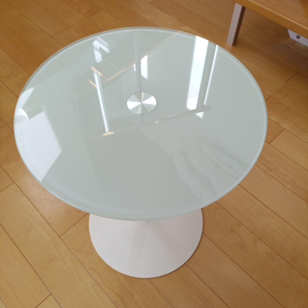 円形ガラステーブル