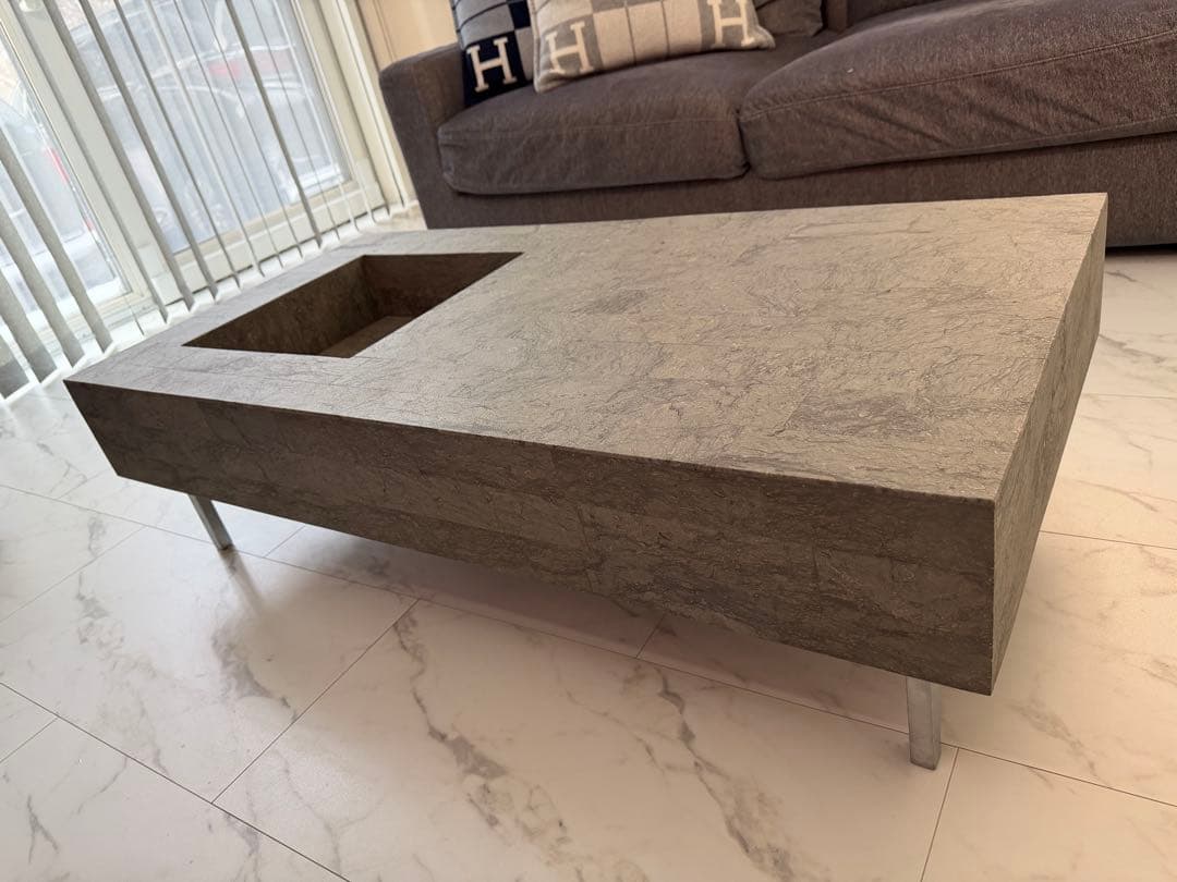 いち　HUKLA グレーのストーン調センターテーブル