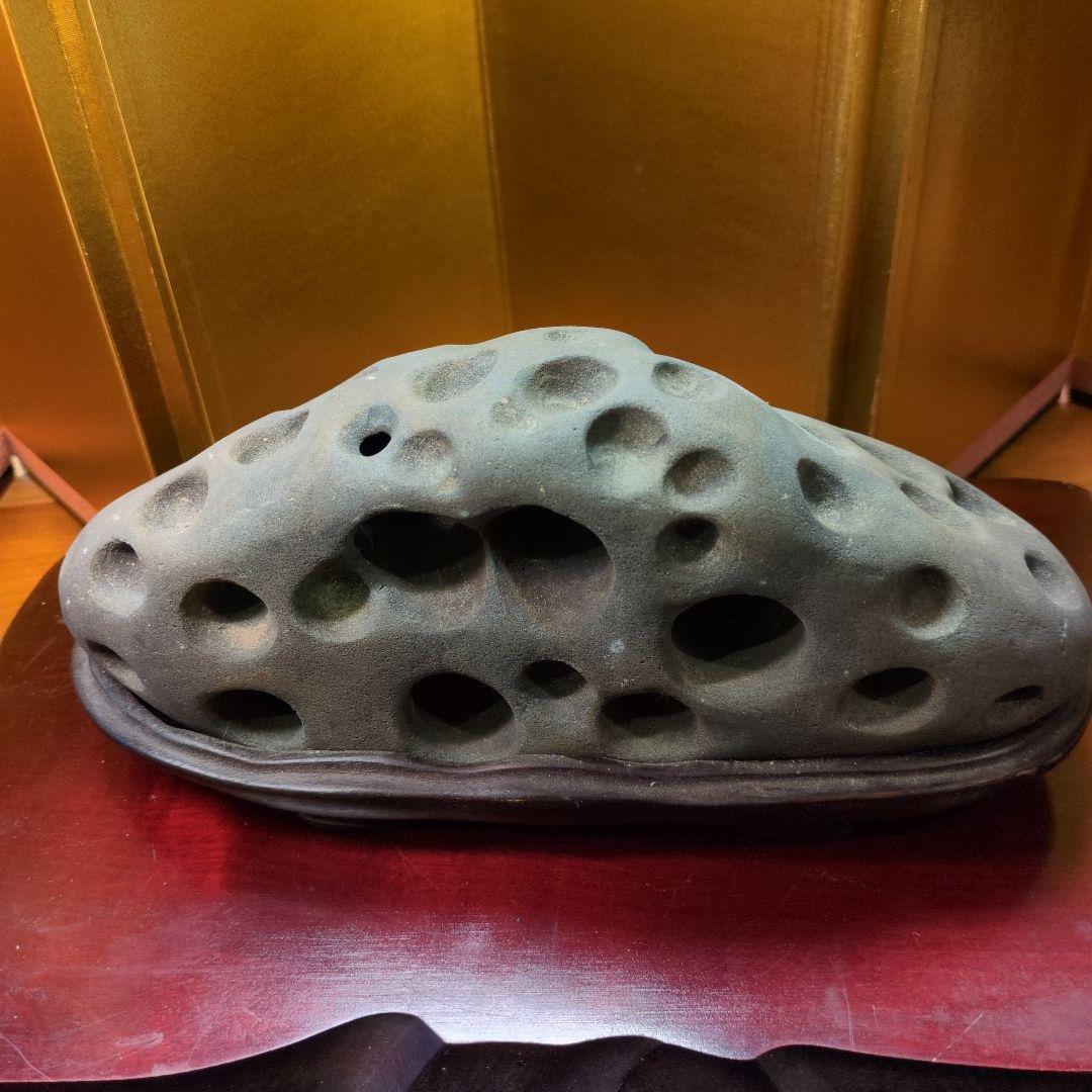 水石 天然石 約2.6kg 原石 陥没 鑑賞石 自然石 専用台座付き 希少 レア