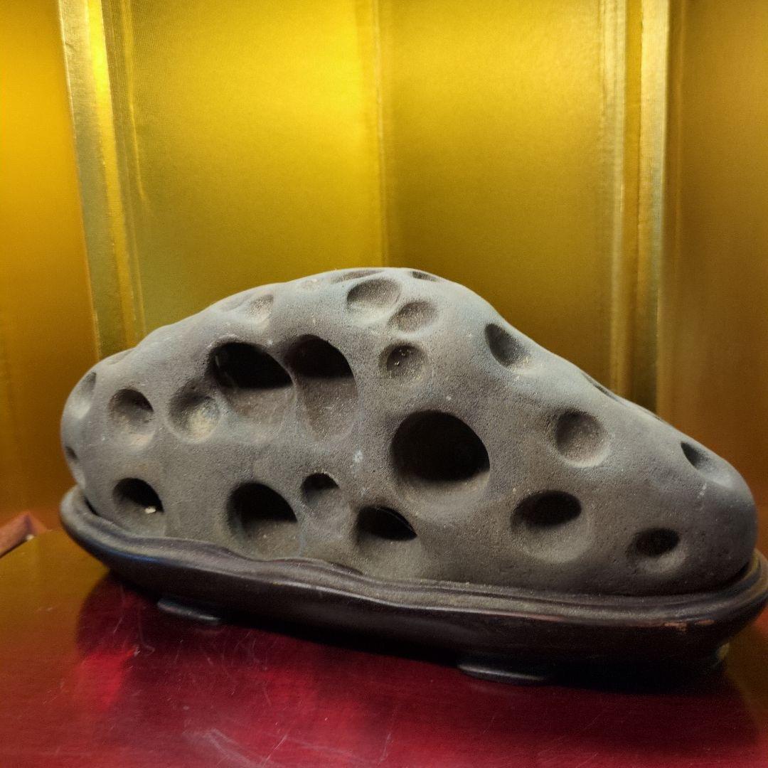 水石 天然石 約2.6kg 原石 陥没 鑑賞石 自然石 専用台座付き 希少 レア