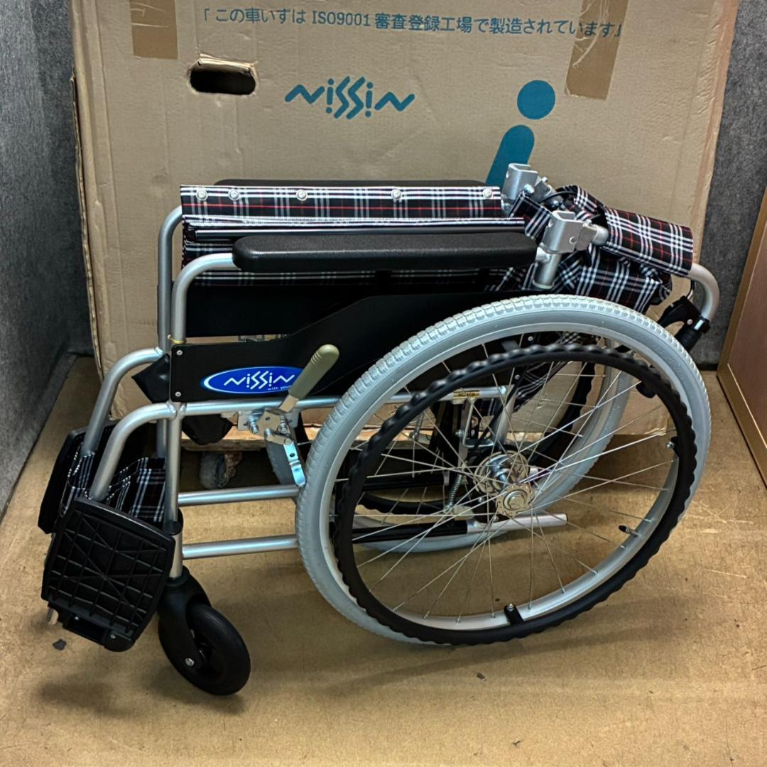 未使用　日進医療器　アルミ自走用車いす　NC-1CB ノーパンクタイヤ