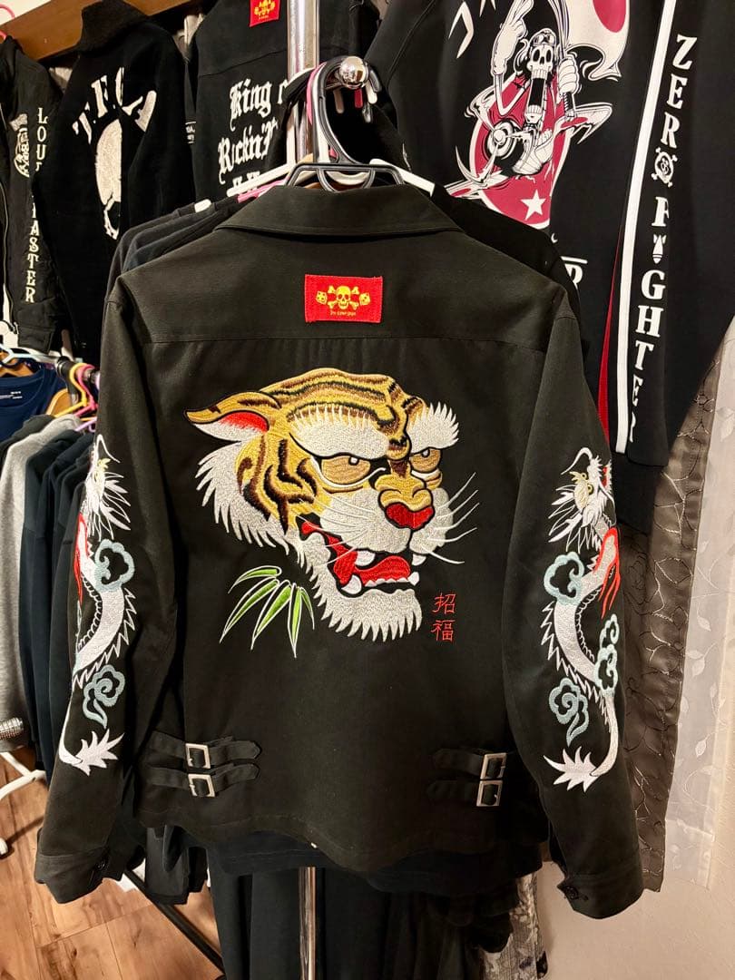 【激レア】虎龍刺繍ジャケット【圧倒的な存在感】激渋激レアの一生物です‼︎ Lサイズ