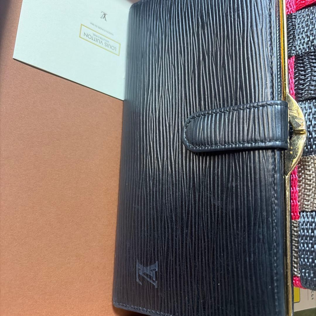 ルイヴィトン エピ ヴィエノワ がま口財布