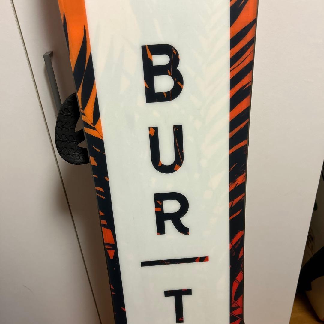 バートンスノーボードセット　ヴィンデング、ケース付き