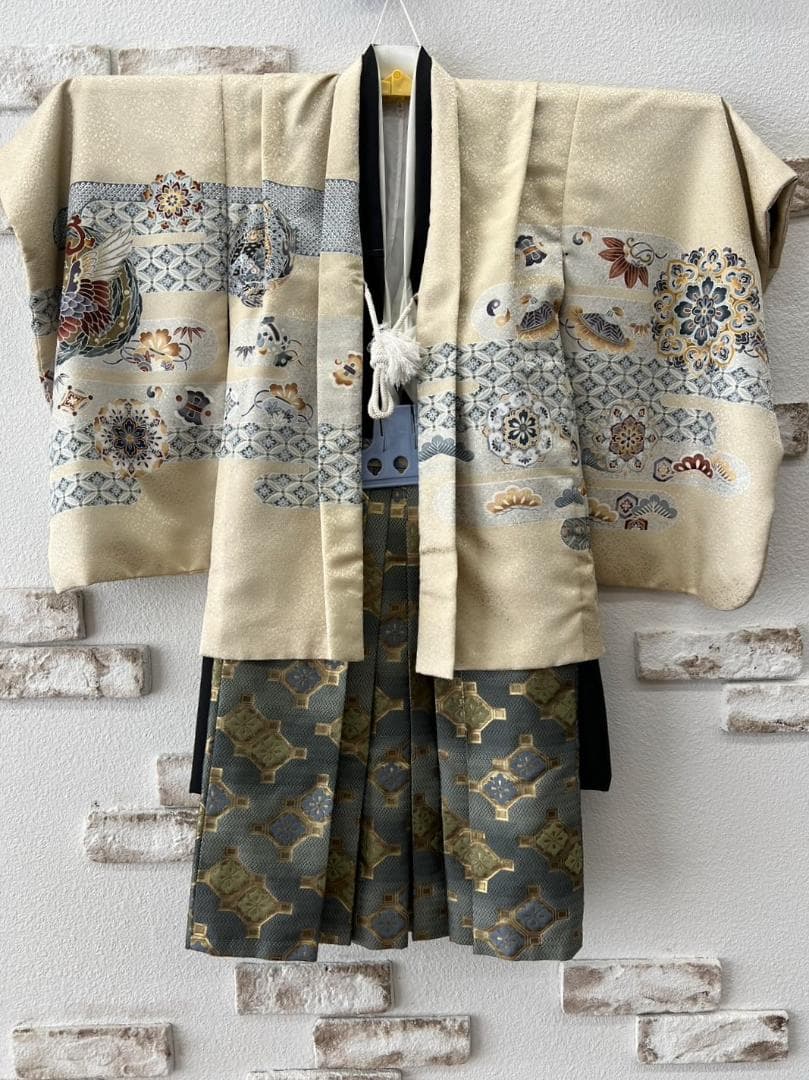 5歳男の子　七五三　ベージュ 着物