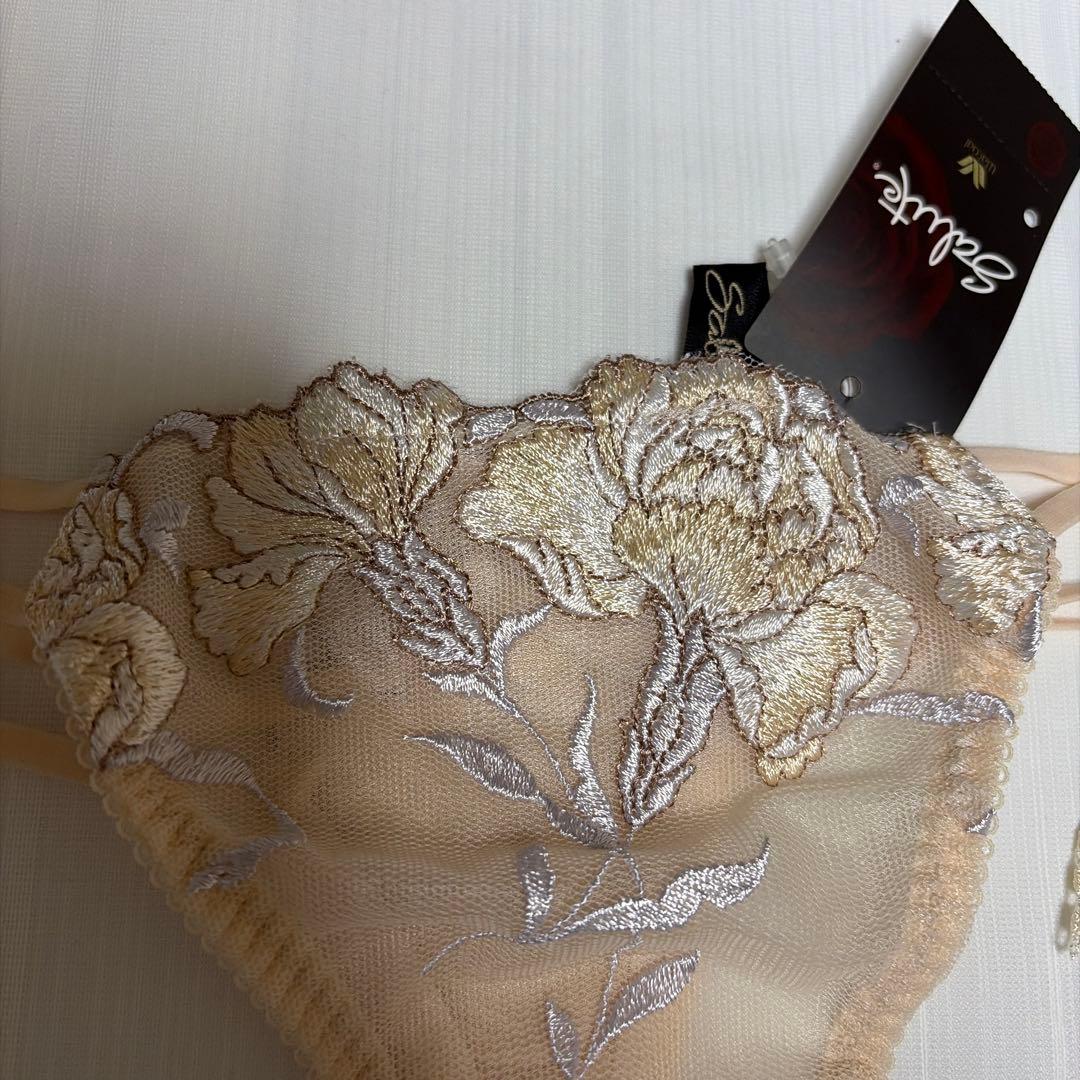 サルート花柄刺繍 ブラジャーショーツガーターセットC75/M