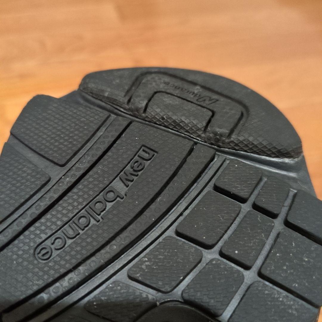 ニューバランス ML725 オールブラック　26.0センチ