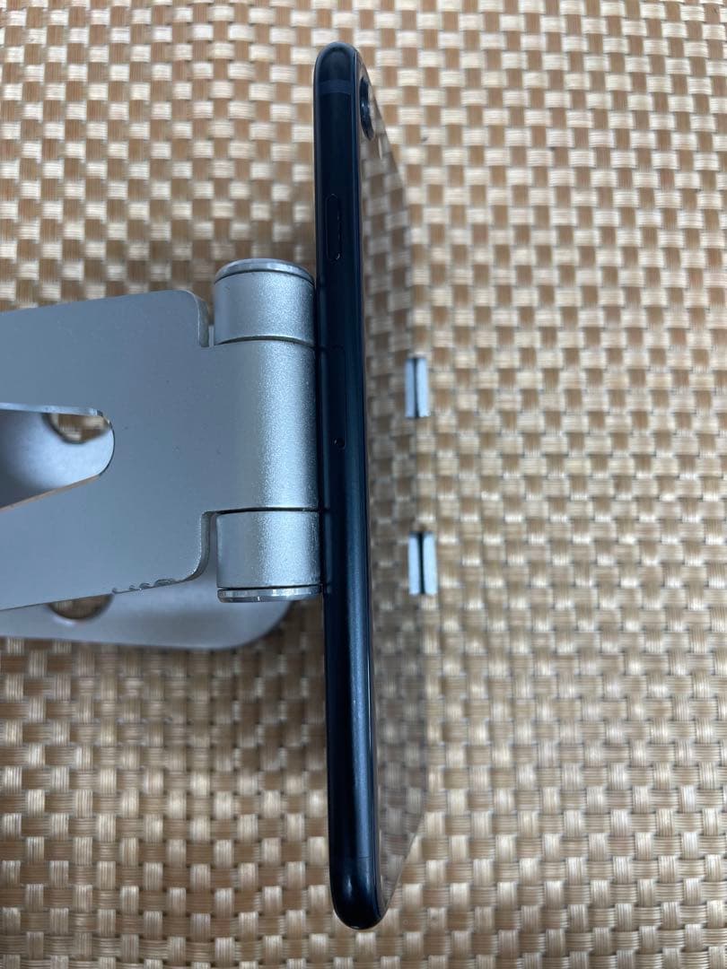 iPhone SE第3世代 64 GB ミッドナイトSIMフリー【9871】