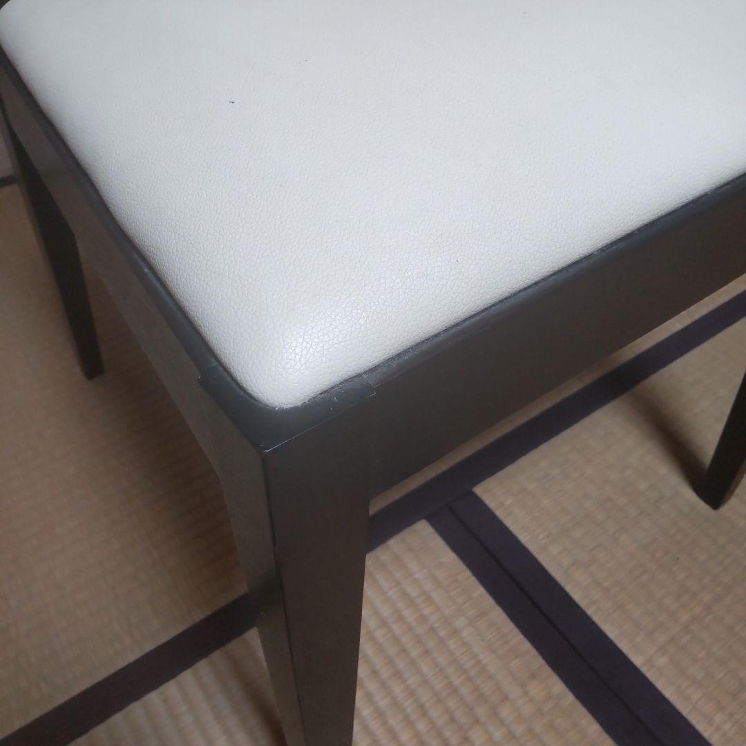 モダンなスラットバック木製椅子③
