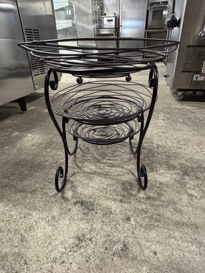 アイアン 3段 スタンド　フルーツスタンド　ディスプレイラック　アンティーク